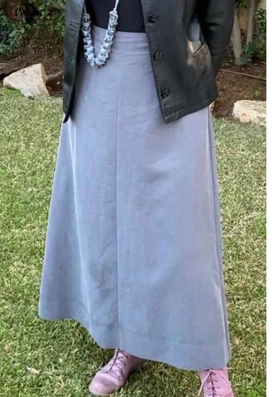 חצאית מקסי אפורה אופנת נשים אורבנית ורד גרבלסקי